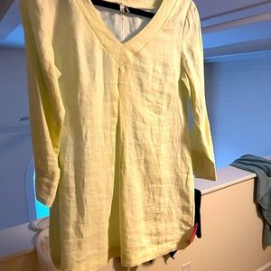 Tyler Boe linen lemon color top. Great over leggings.